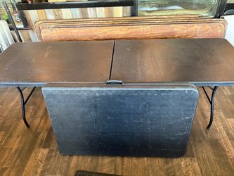 8’ Folding Tables