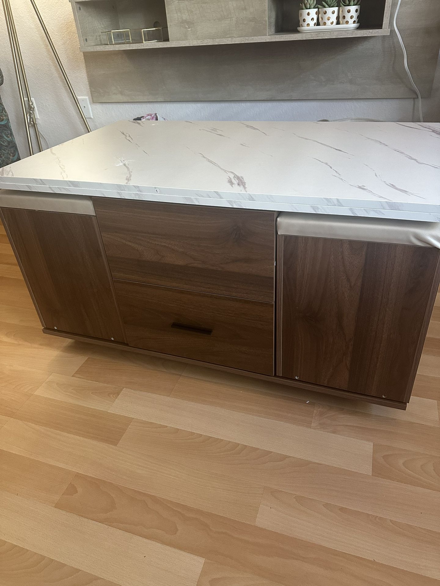 Brand New Lift Top Table With 4 Stools