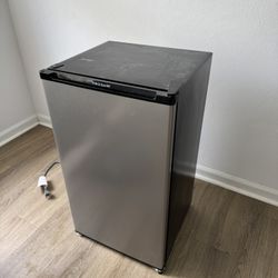 Frigidaire Mini Fridge, Grey, 4.5 cu ft