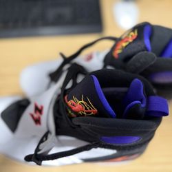 Men’s air jordan Retro 8  Size 9.5