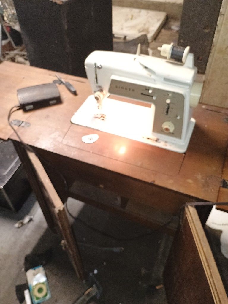 Singer Sewing Machine