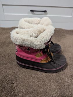 Little Girls London Fog  Snow boots Size 12.....$25 Firm Cash Only