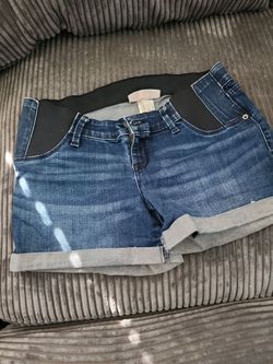 Maternity size 4 shorts
