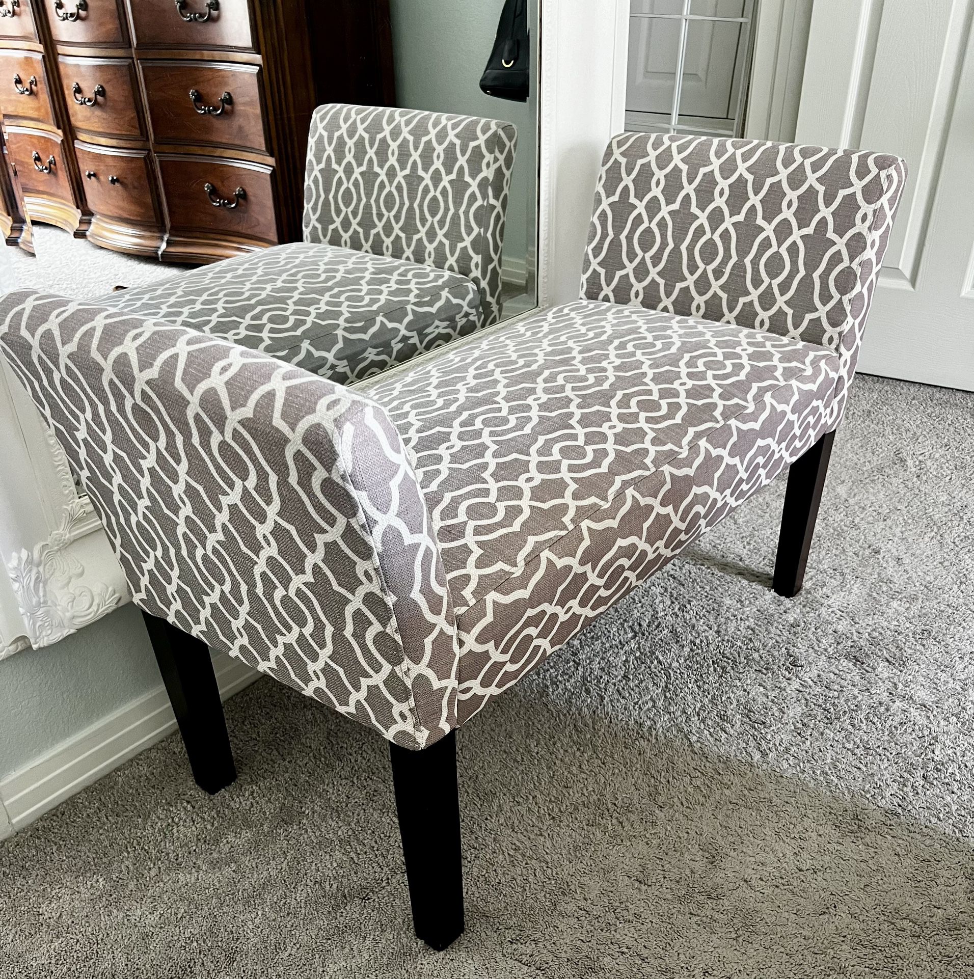 Upholstered Kelsey bench with flared side arms and deep seat design. Like-new condition. High performance, easy care fabric in a soft neutral gray geo
