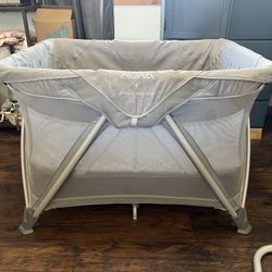 Nuna Portable Crib 