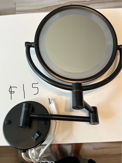 Wall mounted make-up mirror