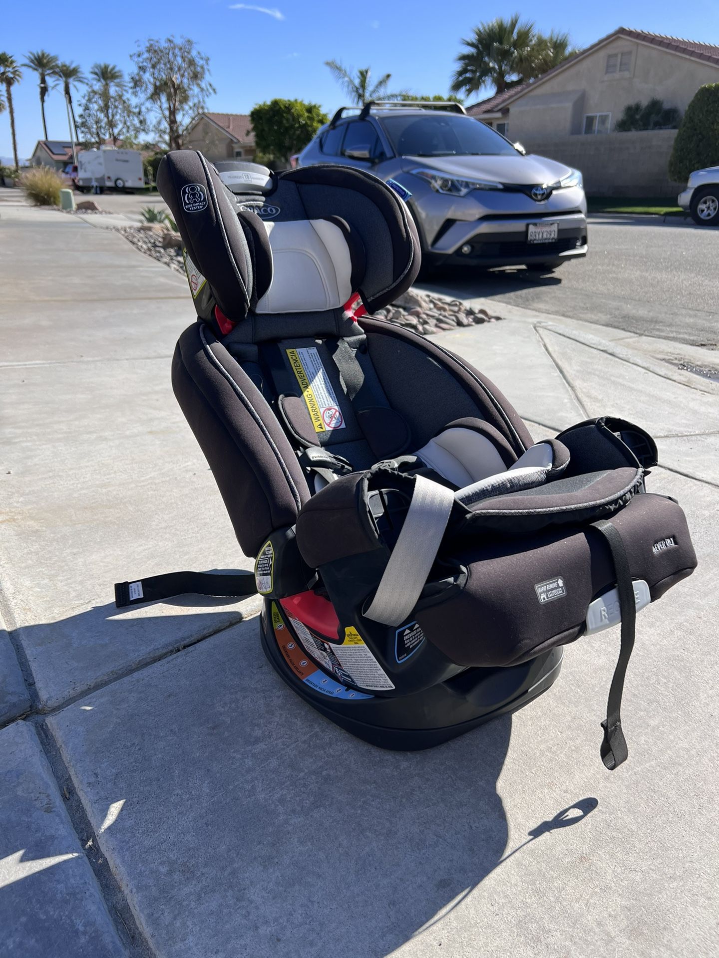 Baby Car Seat: GRACO 4 In 1 Car Seat
