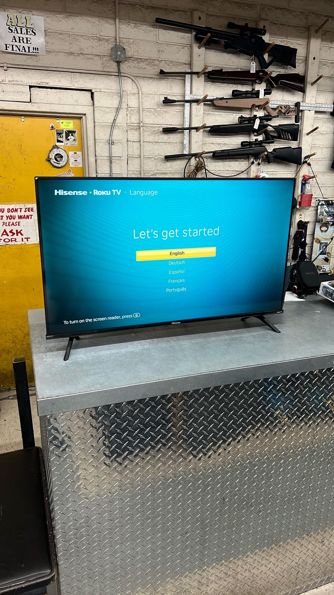 Hisense 40” 40h4030f4 FHD Roku Smart TV