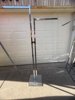 Adjustable clothing Rack $30