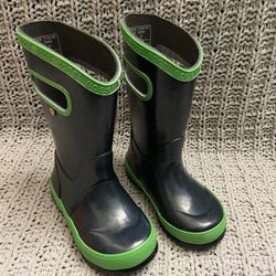Boys Bogs Rain Boots Size 8