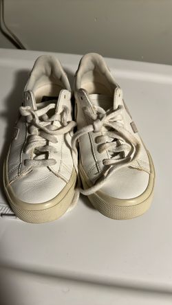  Veja  Sneakers Size 5