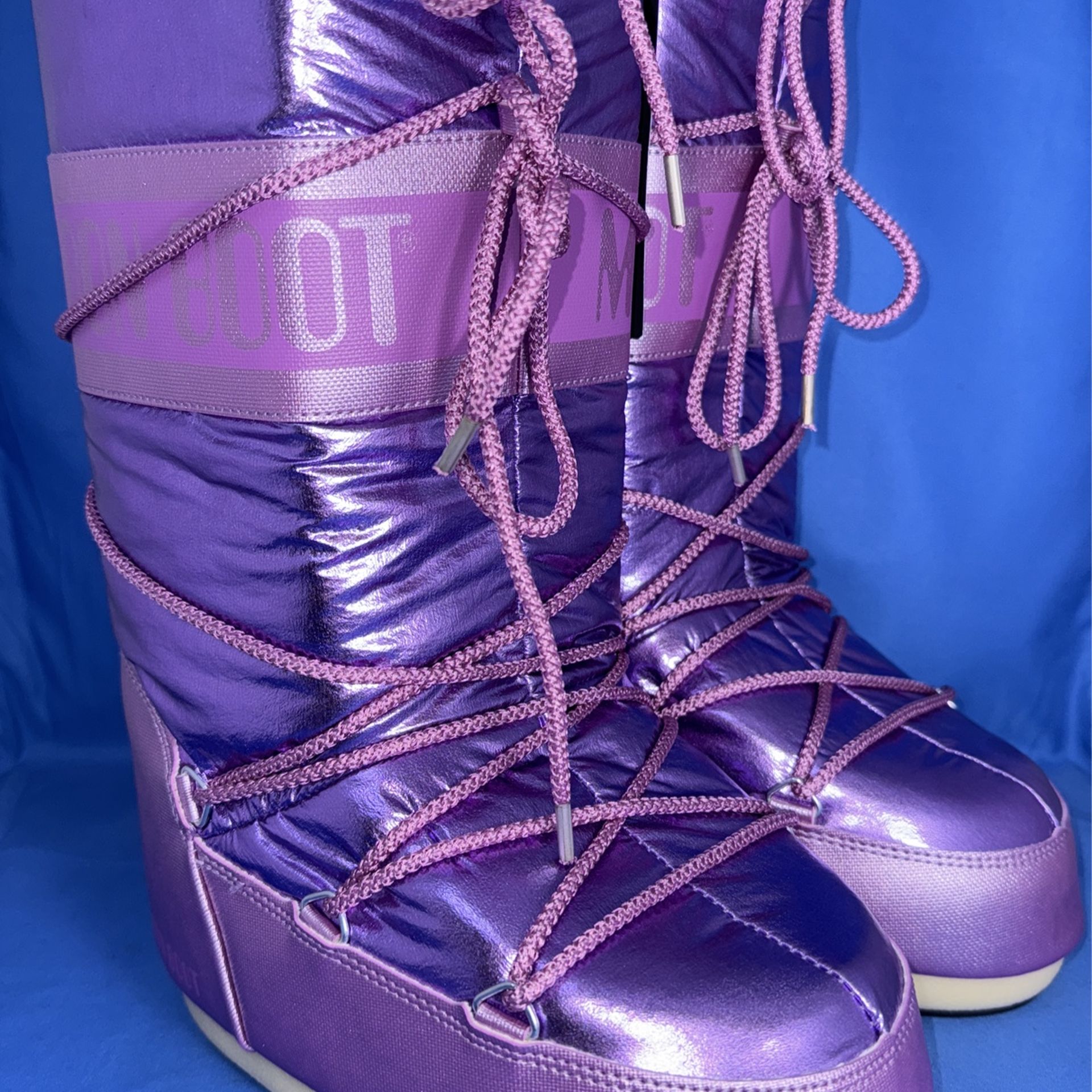 Size 39 Eur/ 8.5 B NWOT/B Moon Boot Icon Water Repellent Boot Purple 