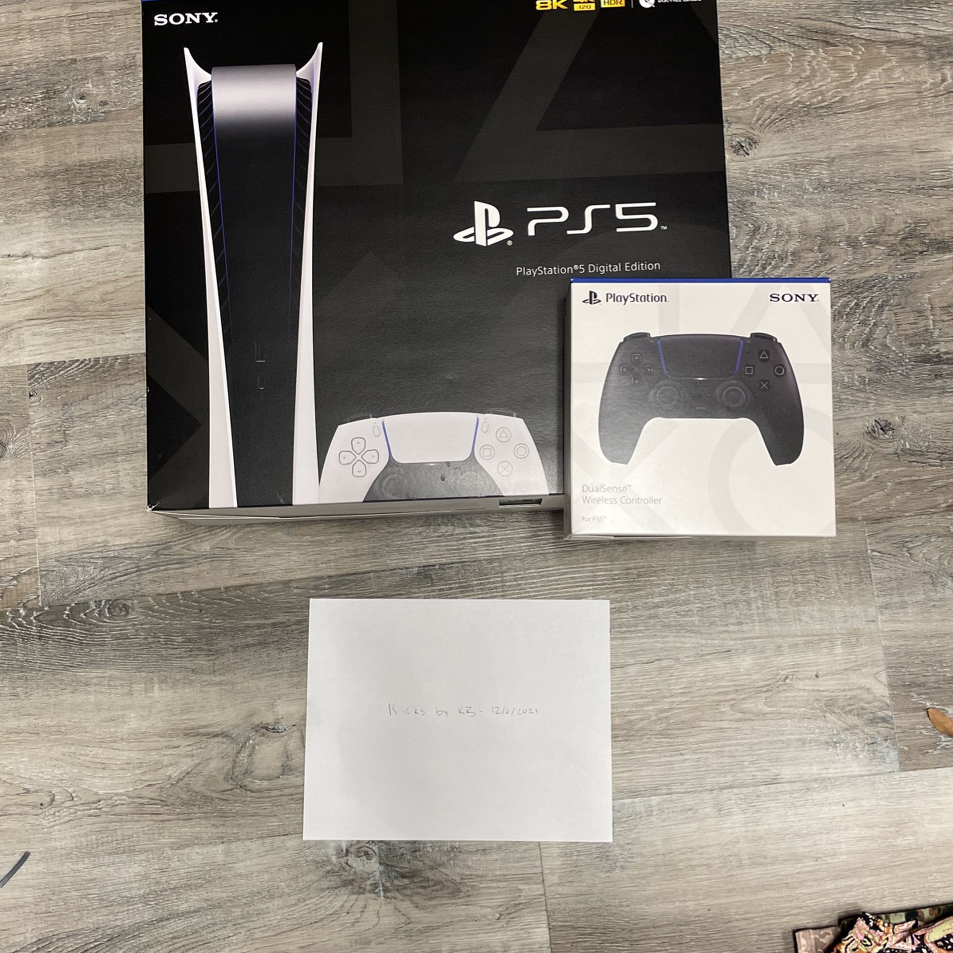 Playstation 5 Digital Edition With Extra Controller