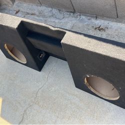 ($130 firm) 2/10s sub box for a 05-23  Toyota Tacoma (Double Cab)