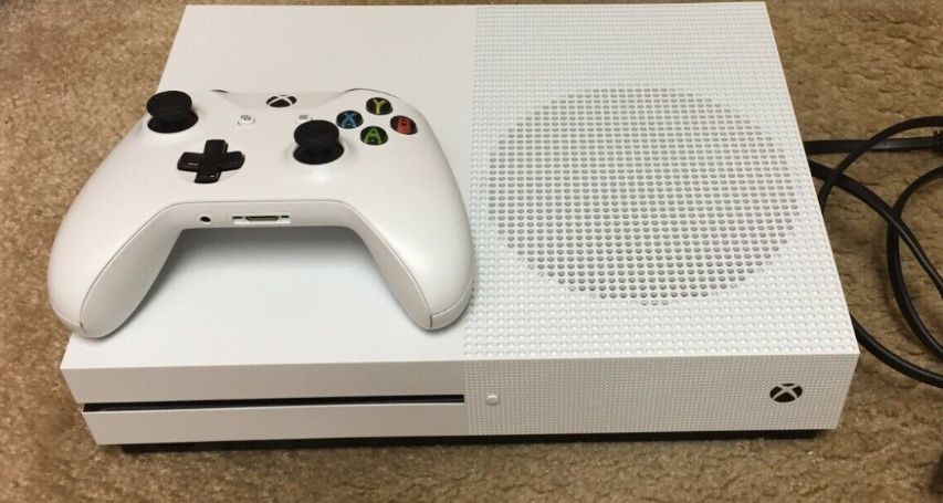 Used Xbox One S + Remote and Headset