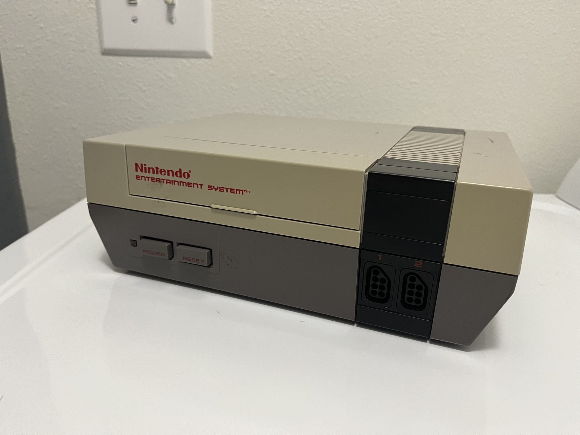 Nintendo NES 1985 Vintage