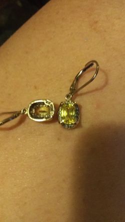 Sterling silver 925 yellow center gemstone with cz
