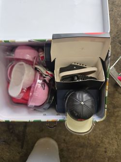 Selling bag full of different minibrands  mini brand shoes and hats also and a astronaut  projector