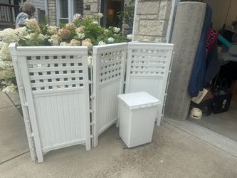 White privacy screen panels