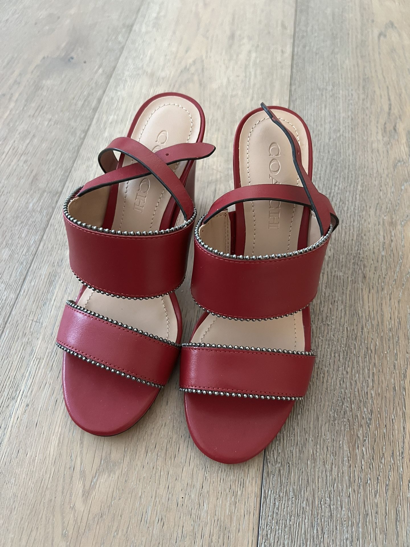 New In Box Coach Sandal Size 6