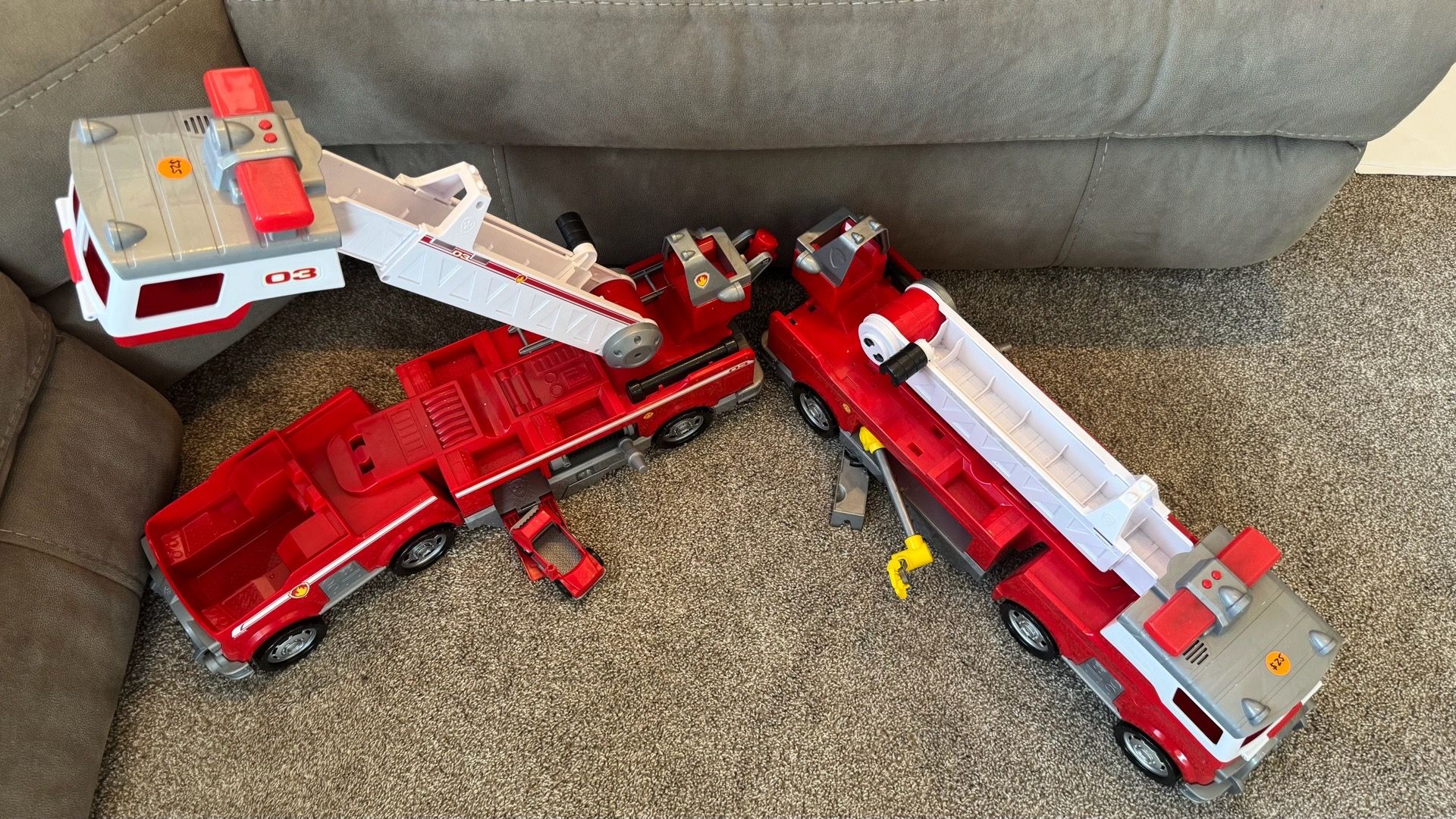 PAW Patrol Marshall Fire Truck Lot – 2 Trucks Lights & Sounds