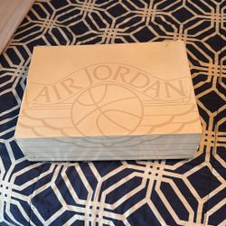 Air Jordan 2 Retro  Size 10