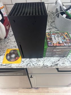 Xbox Series X 1TB W/Games/Controller