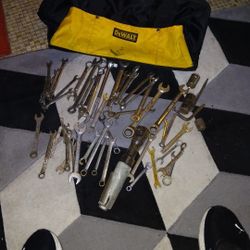 Wrenches one air Ratchet.with Bag
