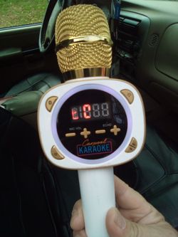 Carpool karaoke mic
