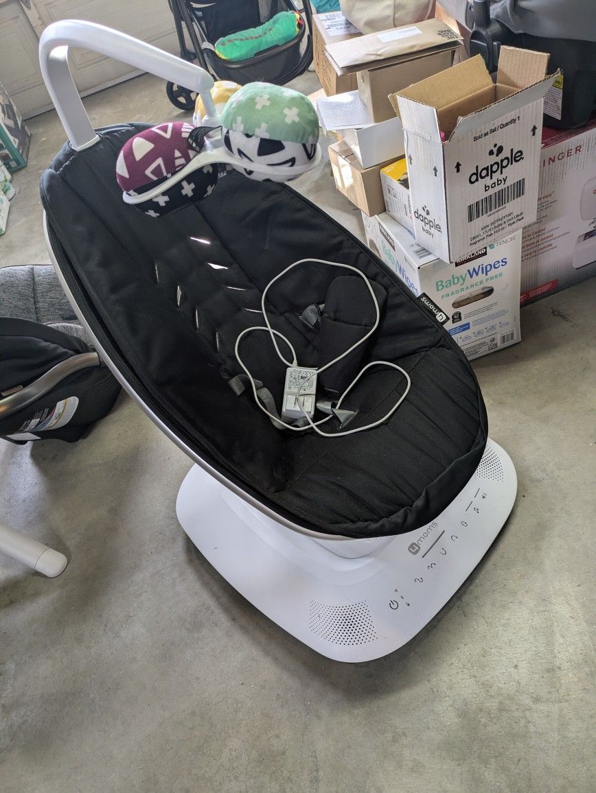 4MOMS MamaRoo Multi-Motion Baby Swing