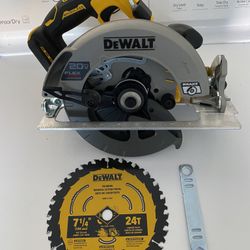 DEWALT FLEXVOLT  7-1/4 CIRCULAR SAW ( No Battery No Charger )