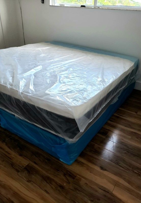 NEW KING PILLOW TOP MATTRESS AND BOX SPRING_3PC 😊 Available in FULL or QUEEN size 👌