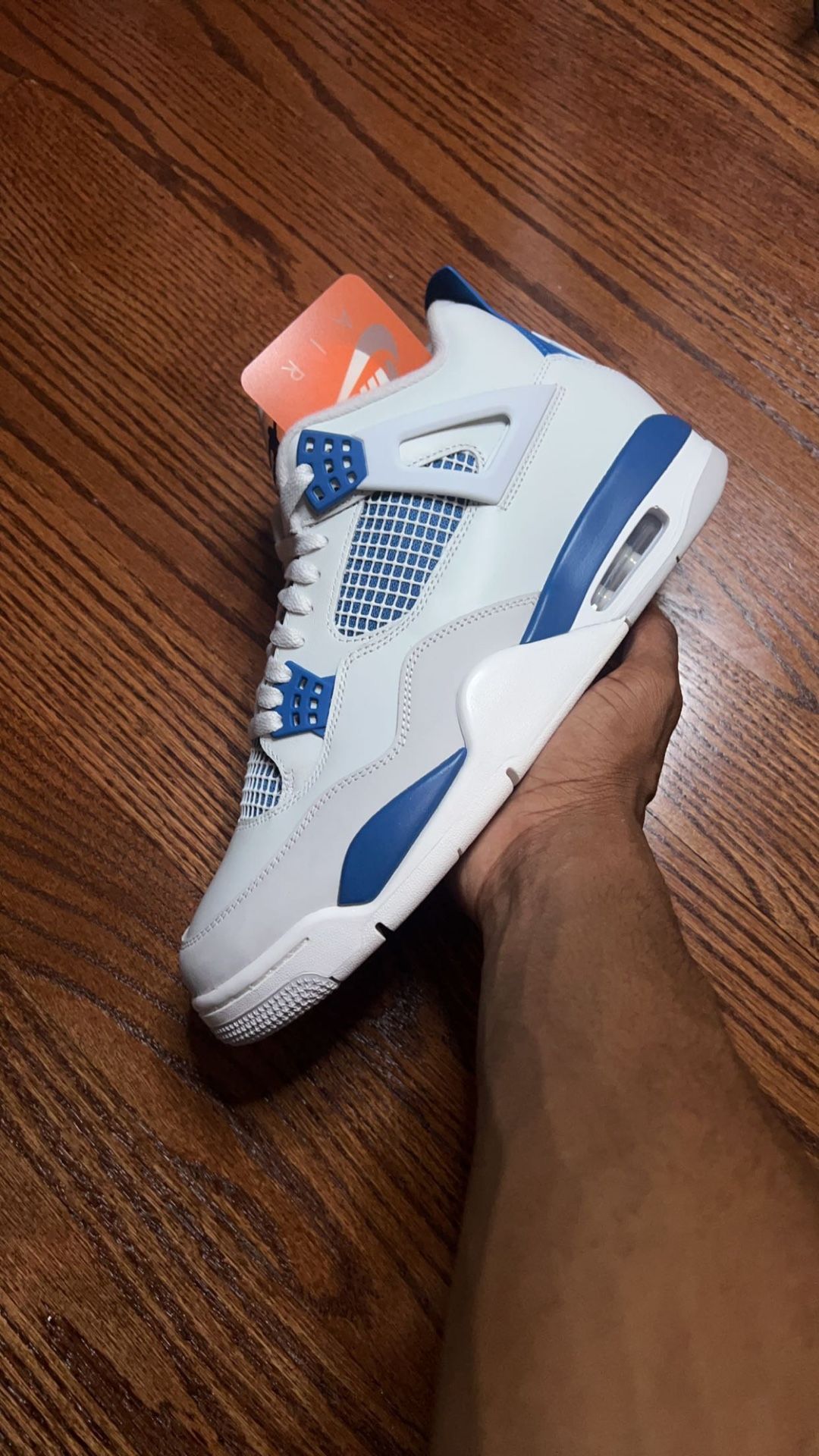Jordan 4 Retro “Military Blue” (2024)