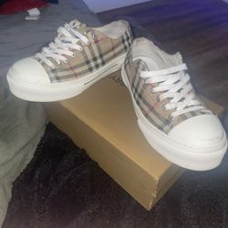 Burberry Converse
