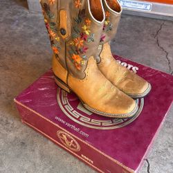 Verthali Exotic Boots