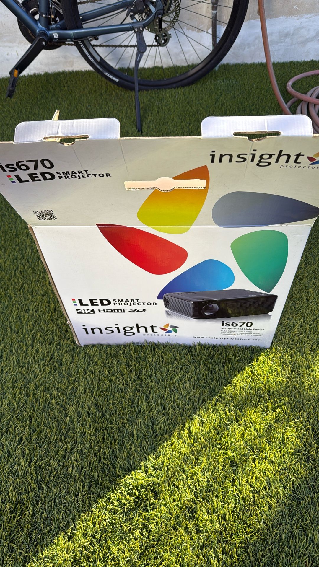 Insight Is670 Projector