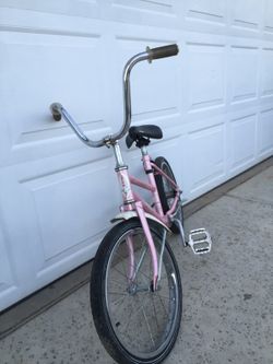 Little Girls Schwinn bike