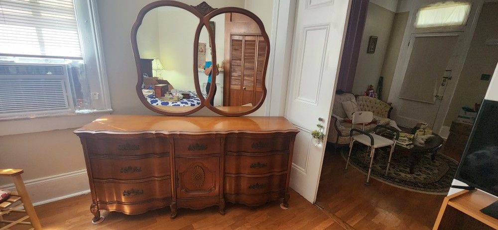 Dresser & Mirror