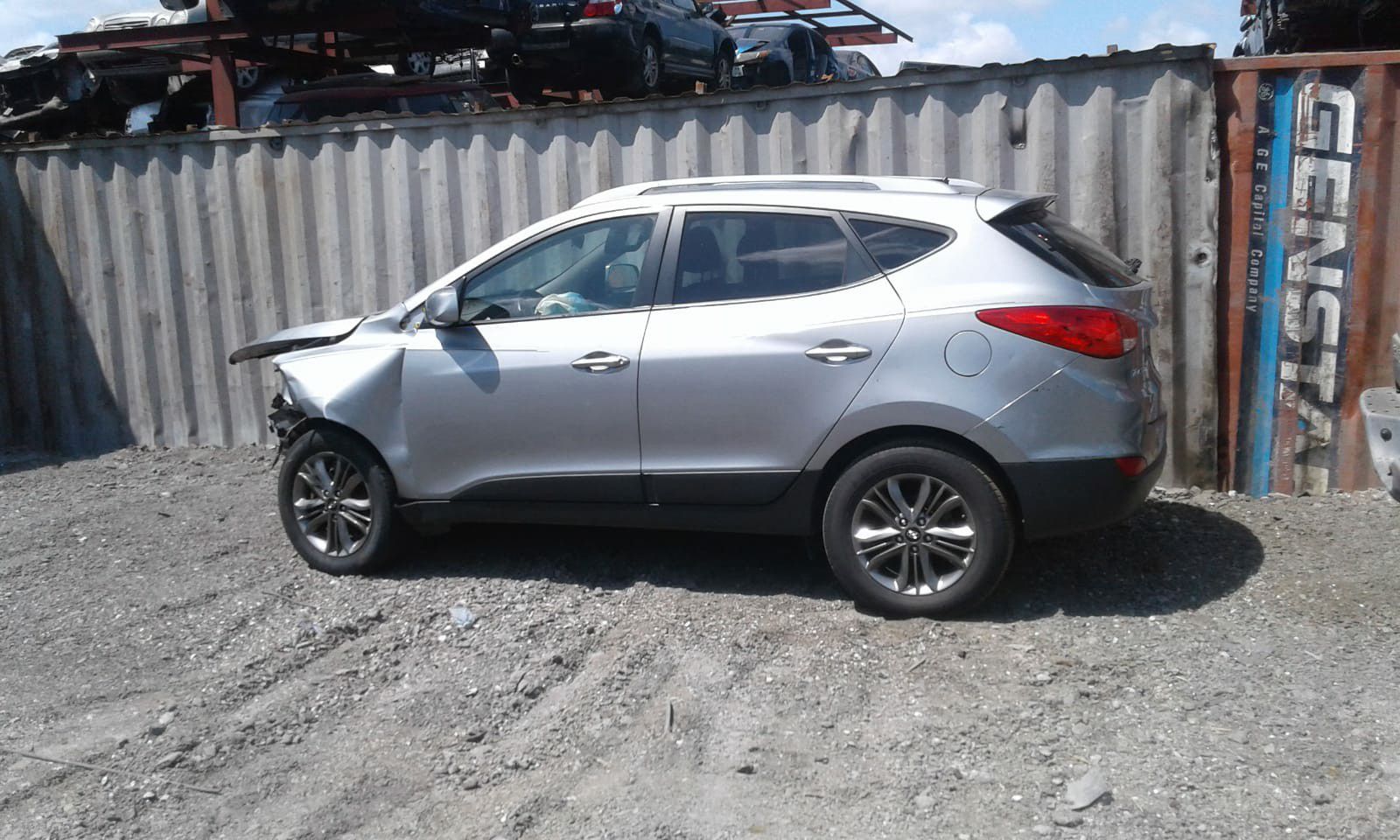 Hyundai Tucson for parts out 2015
