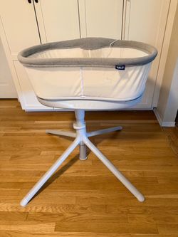 Smart bassinet  HALO BassiNest Connected Swivel Sleeper 3.0 Smart Bassinet