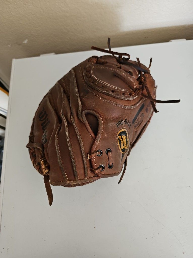 Wilson Catchers Glove A2403 