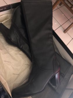 Knee high heel boots black size 6 1/2