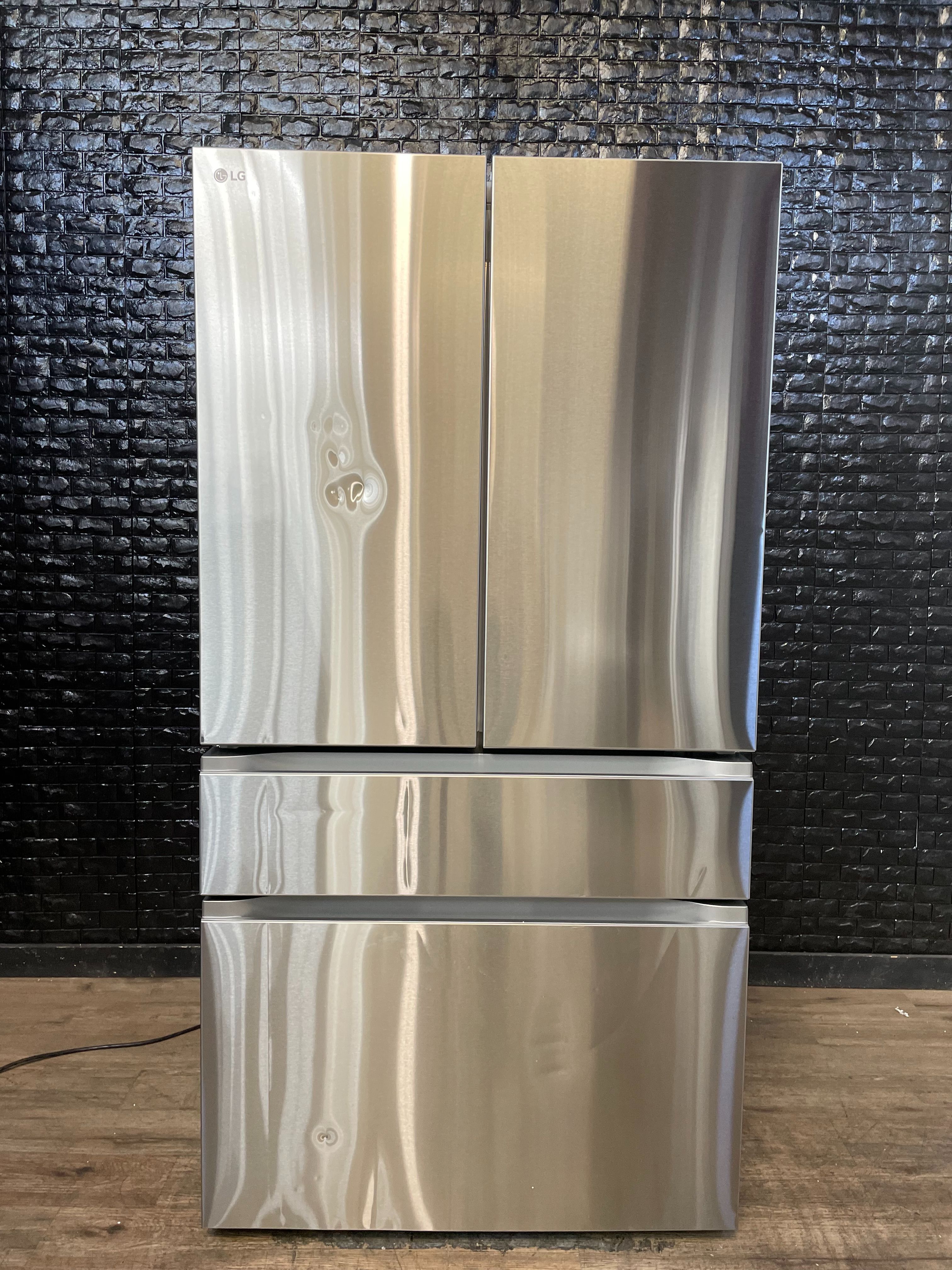 LG REFRIGERATOR W/ WARRANTY! R27398A