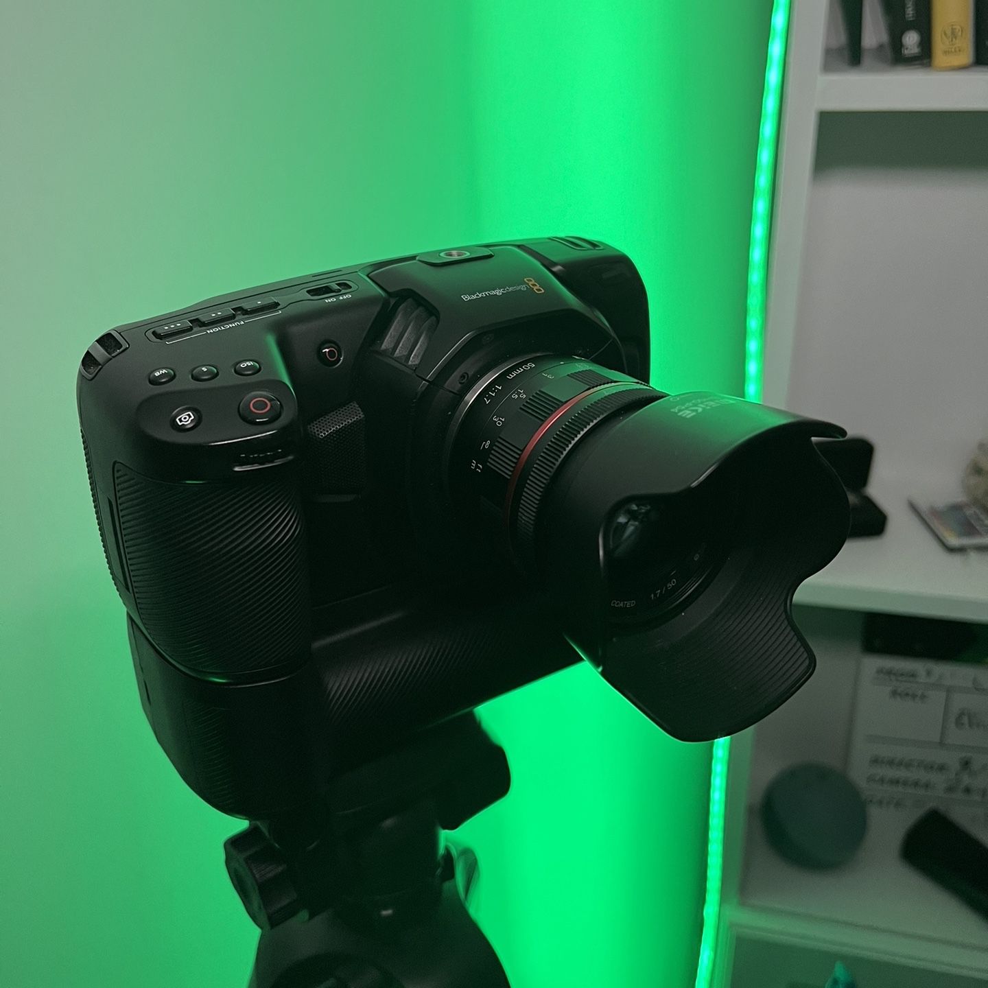 Black magic 4K With MEKE 50mm and a Battery Pack