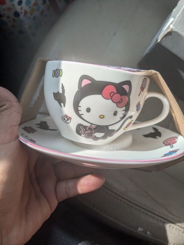 Hello Kitty Halloween Tea Cup Set