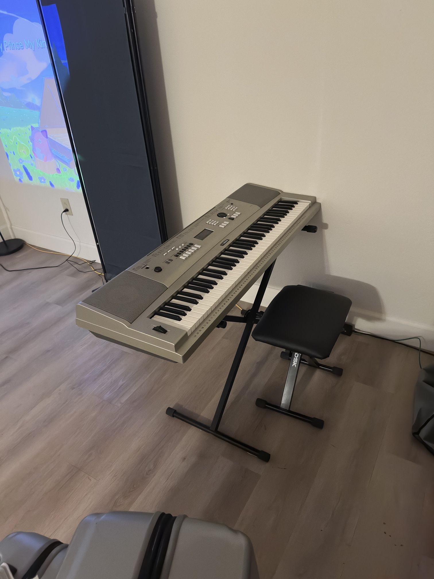 Yamaha Keyboard With Stand