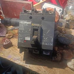 Power Pack QD 200 Circuit Breaker  Qdl32200 Square d 