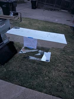 Free Z Gallery Mirrored Table