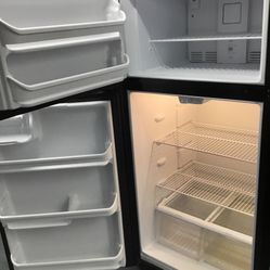 Frigidaire 18 Cu Ft Top And Bottom Fridge. 1 year Warranty 