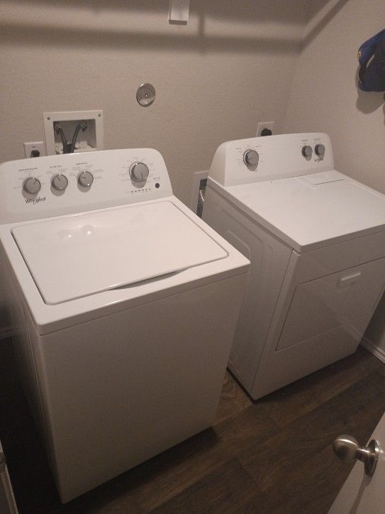 Set Wirpool Washer And Dryer (Electric)